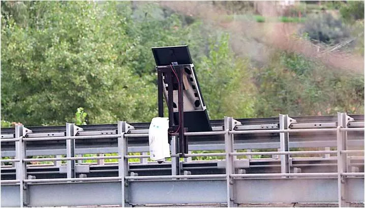 VIGICAM II Solaire installée en autonomie complète sur un pont